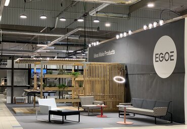 Warsaw Home. Kostky Leva a veletržní premiéra pro židli/houpací křeslo Hope