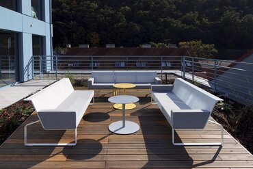 Meet us in Las Vegas. We want to be in restaurants and cafés.