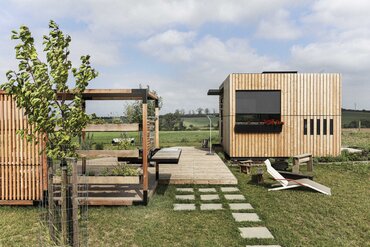 Ulita? No moving. Just walk in and live