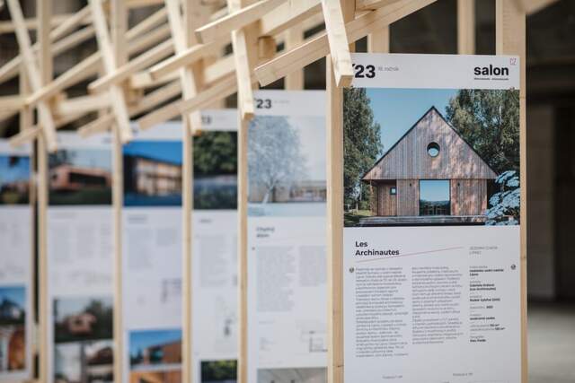 Výjimečné dřevostavby míří na střechu